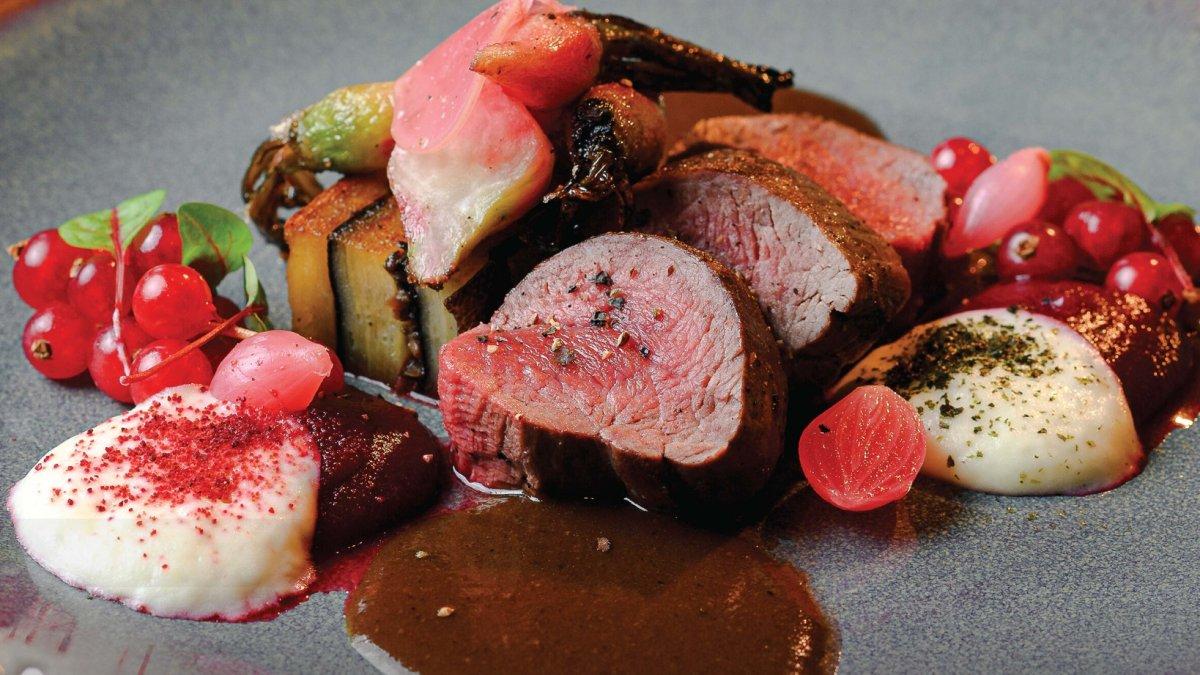 Brasserie 9, satu tempat terbaik di Bangkok Thailand buat merayakan Natal 2023.