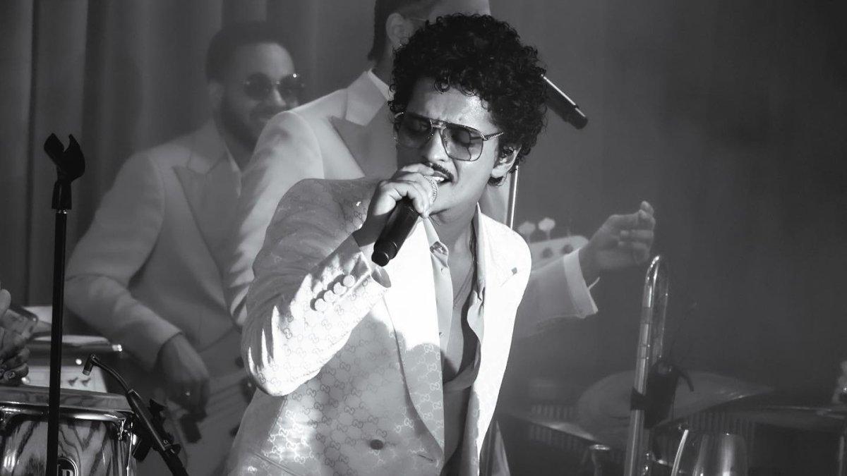 Bruno Mars, satu konser di Singapura pada 2024.