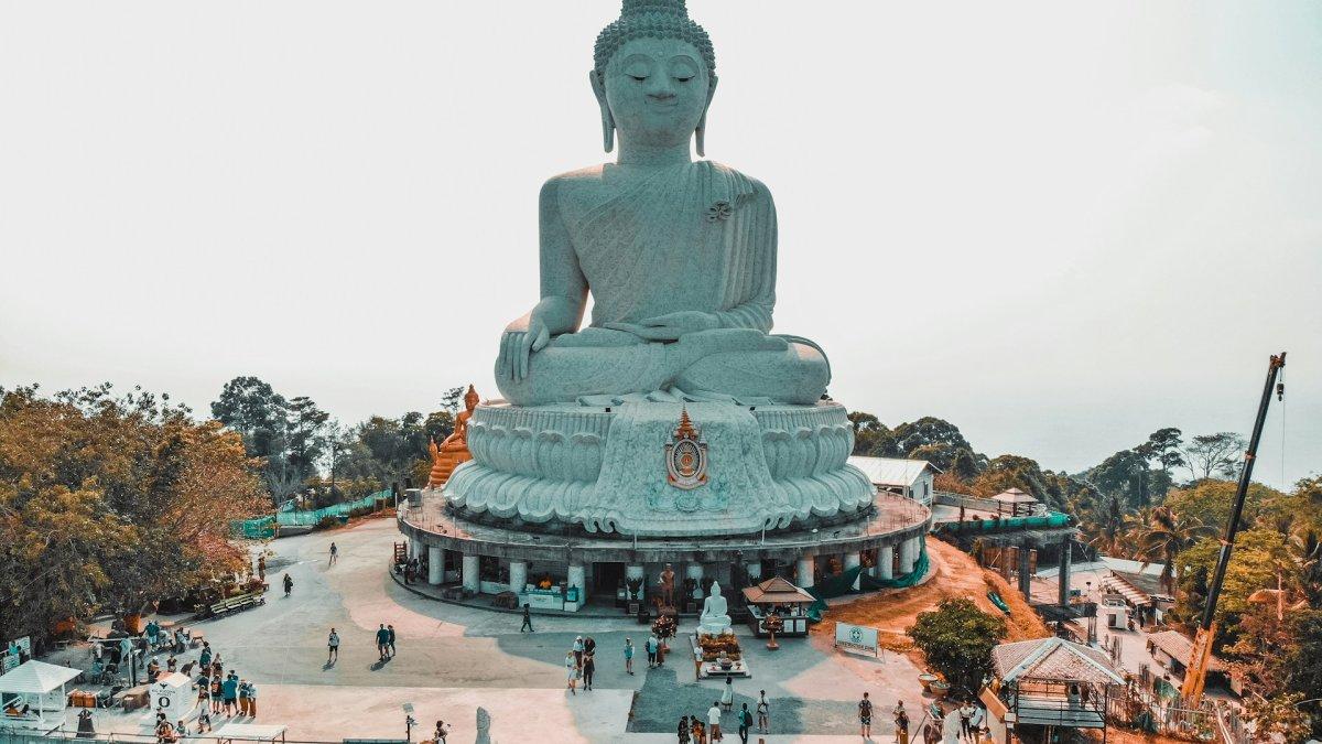 Buddha Besar, satu tempat wisata di Phuket Thailand.