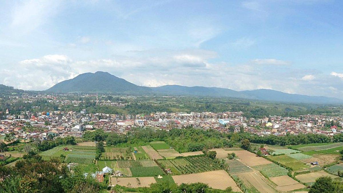 Bukit Gundaling, satu tempat wisata di Sumatera Utara