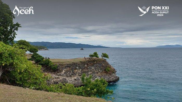 Pemandangan alam di Bukit Lamreh di Desa Lamreh, Kecamatan Mesjid Raya, Kabupaten Aceh Besar, Aceh.