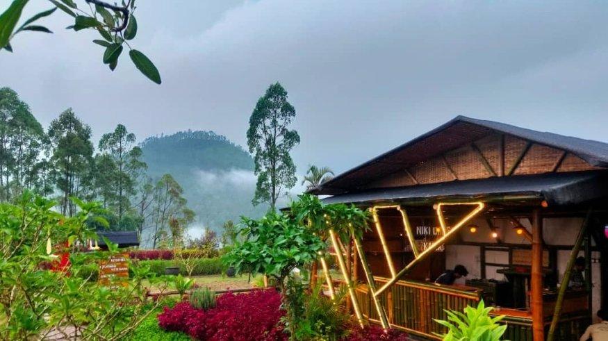 Bukit Nirwana, tempat wisata di Pujon Malang.