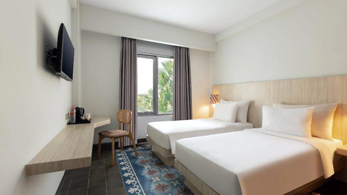 Burza Hotel Yogyakarta, satu hotel bintang 3 di Bantul Jogja yang mendapat rating 8 dari Agoda dengan tarif inap mulai Rp 100 ribuan.