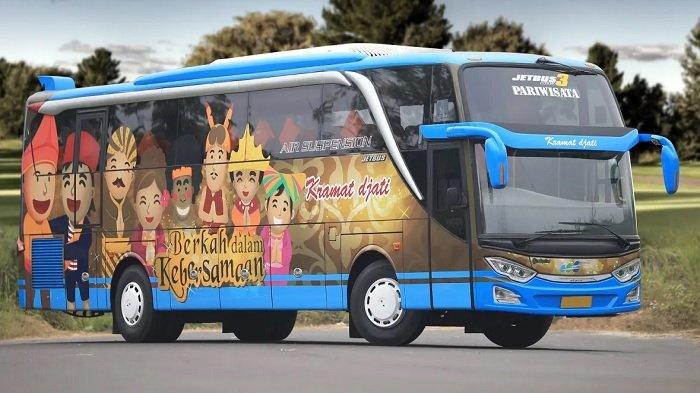 Bus Kramat Djati Jakarta.