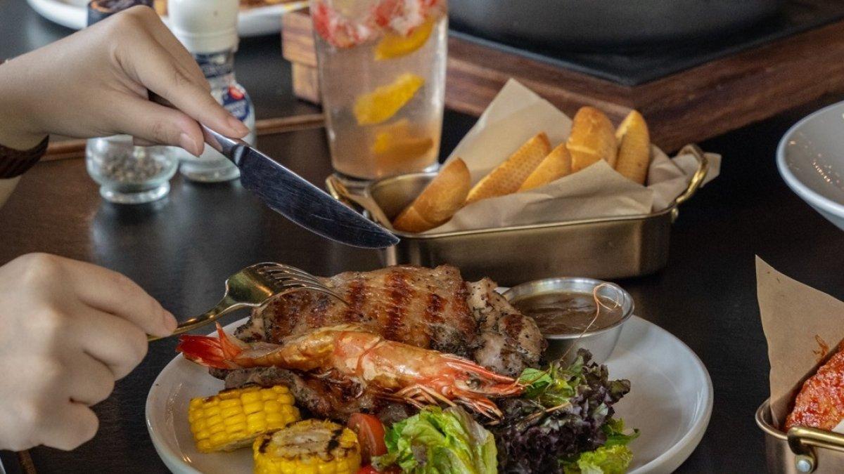 COLLIN, satu restoran hits di Paya Lebar Quarter Mall (PLQ) Singapura.