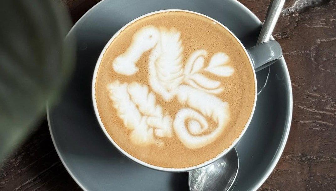 Calibre Coffee Roasters, satu tempat ngopi hits di Surabaya, Jawa Timur.