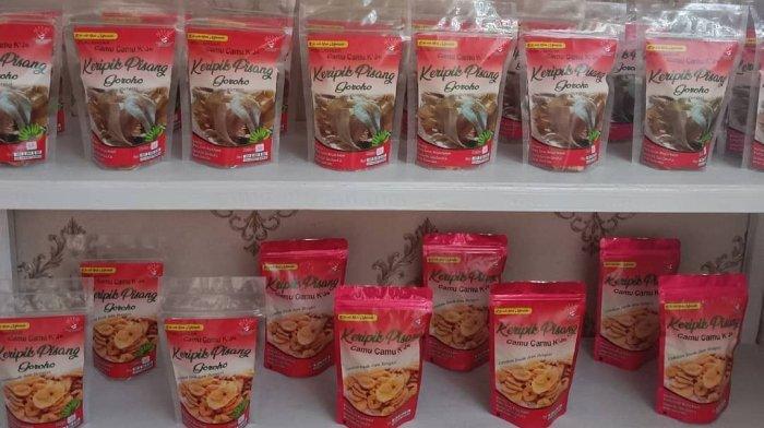 Camu Camu KJe, pusat oleh-oleh khas Manado yang berlokasi di Kecamatan Wanea, Kota Manado, Sulawesi Utara.