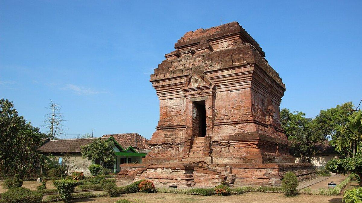 Candi Pari, satu tempat wisata hits di Sidoarjo, Jawa Timur