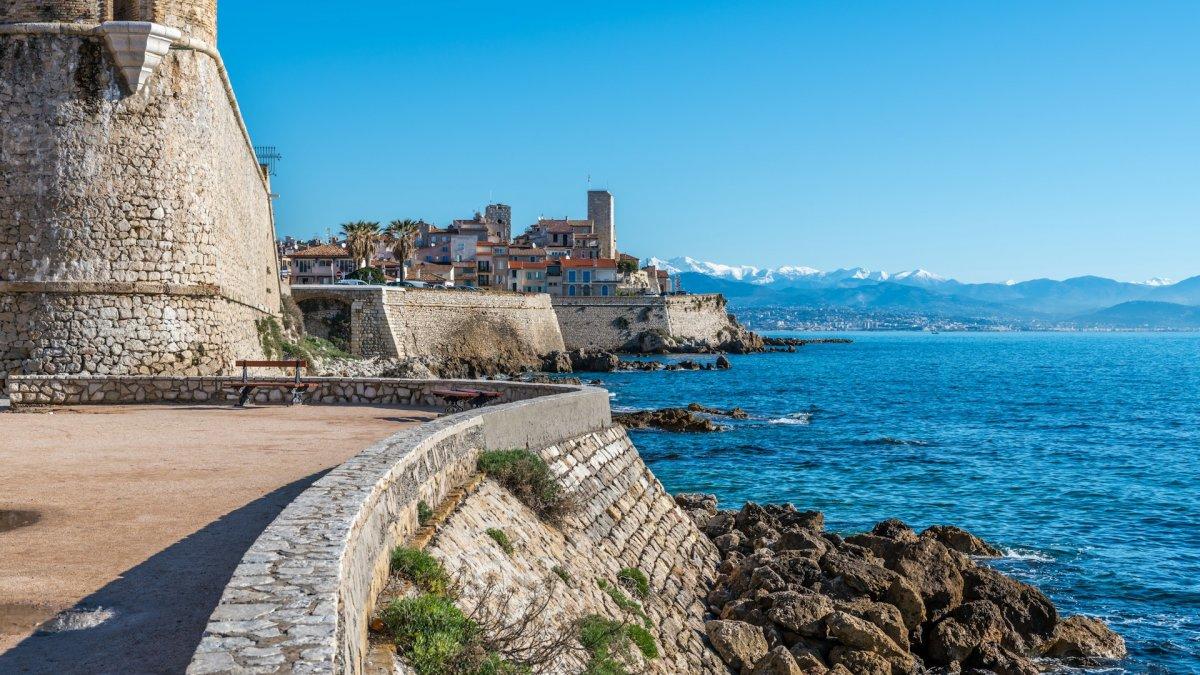 Cap d'Antibes yang bisa dikunjungi shio ular