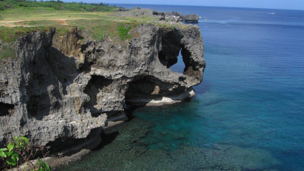 Cape Manzamo, satu tempat wisata terbaik di Okinawa Jepang.