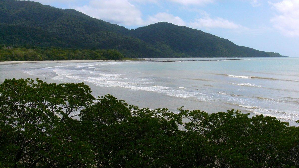 Cape Tribulation Beach, satu pantai paling berbahaya di dunia.