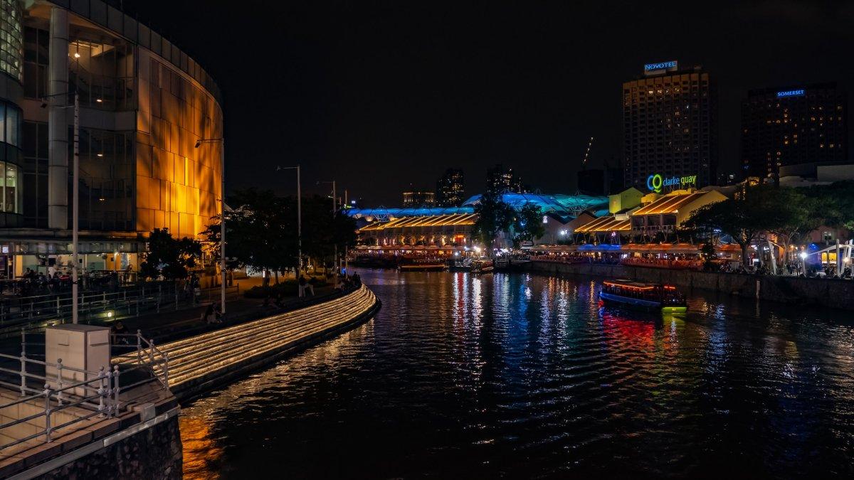 Clarke Quay di Orchard Road Singapura.