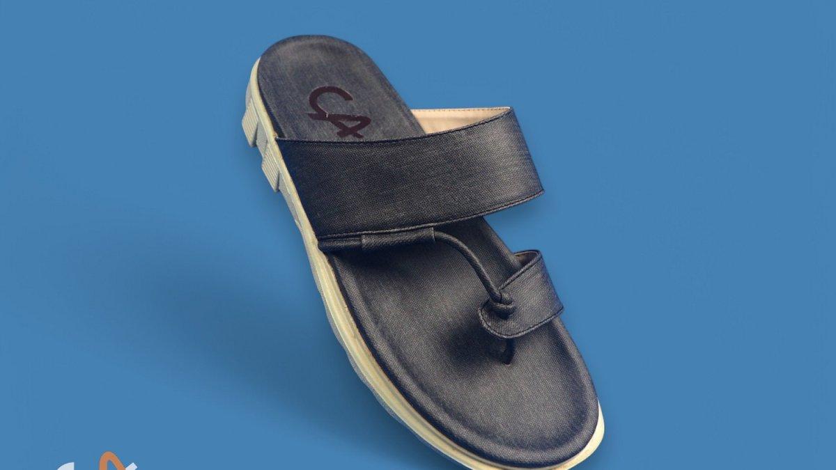 Cloka BACCUS Traveling Slippers, satu sandal pria terbaik untuk traveling yang nyaman dipakai.