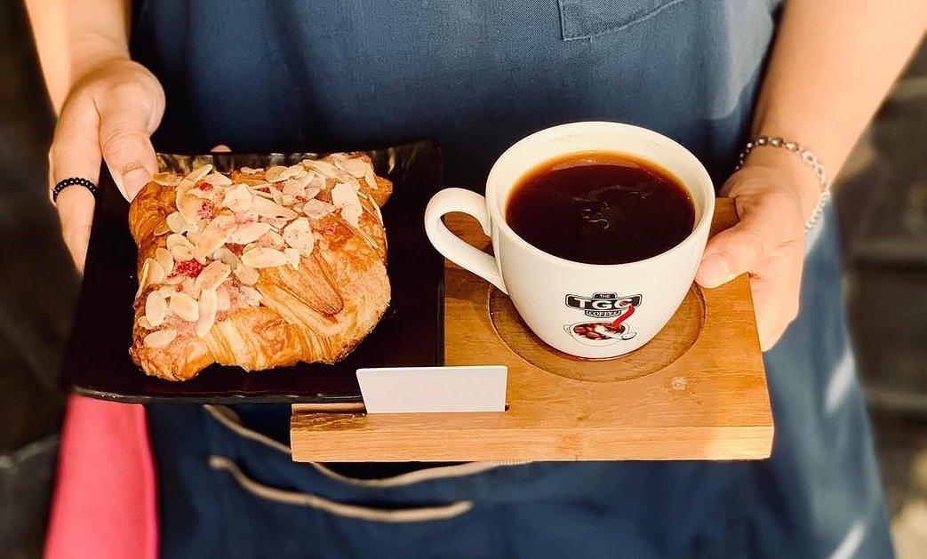 Coffee TGC, satu tempat ngopi hits di Surabaya, Jawa Timur.