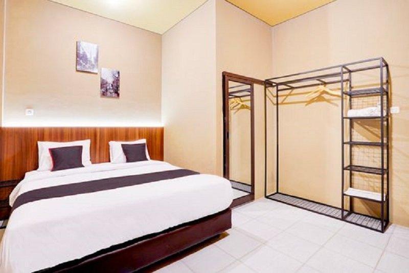 Collection O Padang City Center Near Transmart Padang Formerly De Orchids, satu hotel di Padang, Sumatera Barat