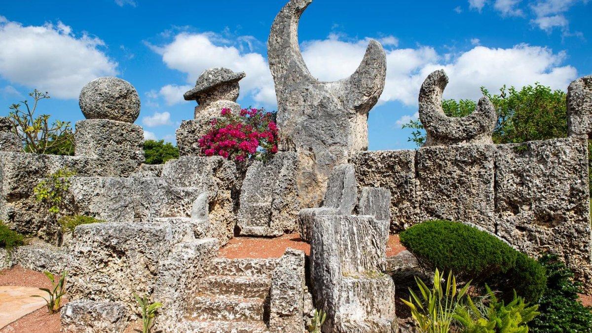 Coral Castle, satu tempat wisata di Florida yang pembangunannya penuh misteri.