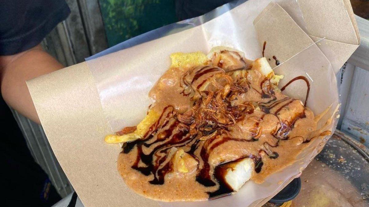 Cungkring Pak Jumat, kuliner Bogor yang ada di Jalan Suryakencana, Kota Bogor, Jawa Barat.