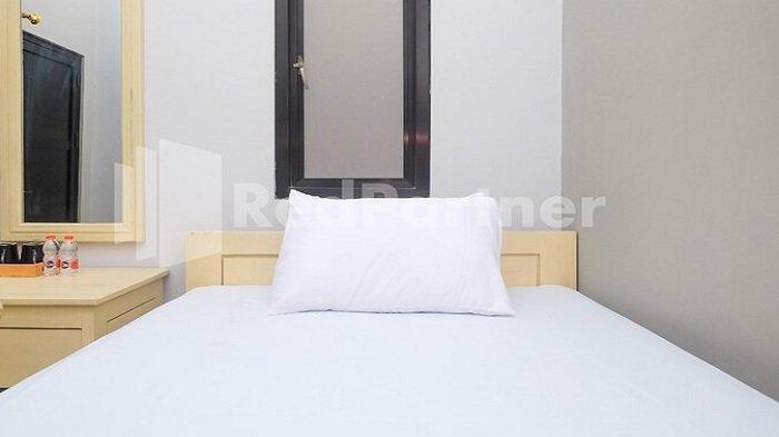 DR Living Syariah Solo Mitra RedDoorz, salah satu rekomendasi hotel murah dekat Terminal Tirtonadi Solo.