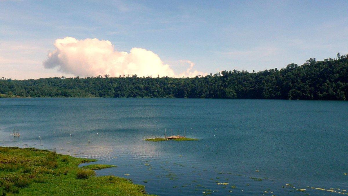 Danau Buyan, satu tempat wisata di Buleleng Bali