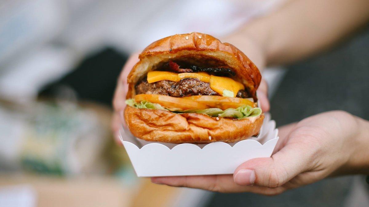 Daniel Thaiger Burger, satu restoran terbaik di Asoke Bangkok untuk makan malam.