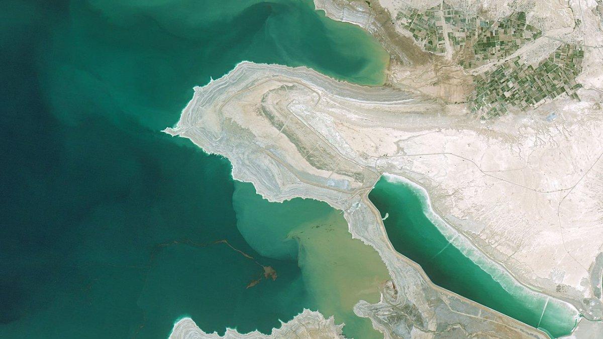Dead Sea, satu landmark terkenal di dunia yang menghadapi risiko besar akibat perubahan iklim.