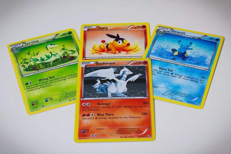 Deretan kartu Pokemon yang ada di Jepang