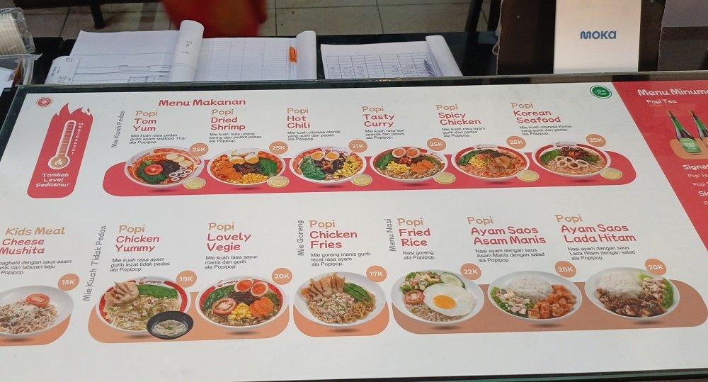 Deretan menu makanan di Popipop Solo.