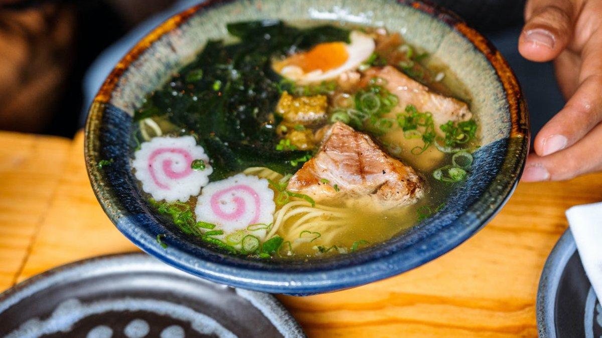 Ilustrasi ramen enak di Jakarta untuk menu makan siang.