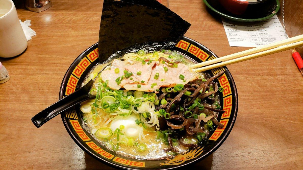 Ilustrasi ramen.