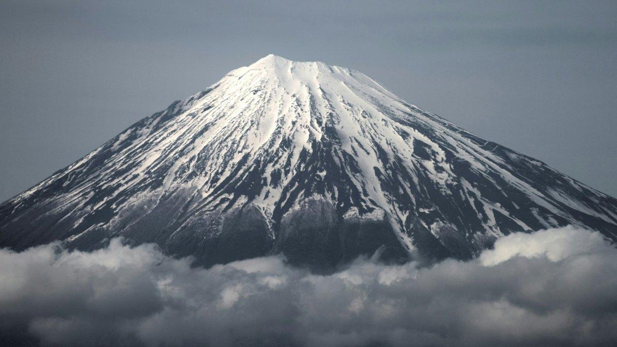 Gunung Fuji Jepang yang ikonik.