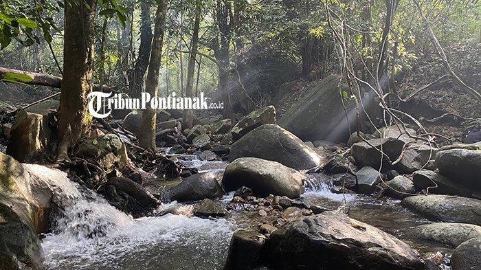 Destinasi tempat wisata di Singkawang, Pemandian Eria yang berada di Jalan Eria, Nyarumkop, Kecamatan Singkawang Timur, Kota Singkawang.