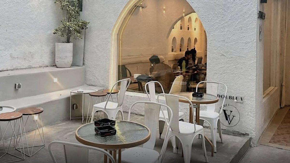 Double V Coffee & Eatery, satu kafe terbaik di Jakarta yang cocok untuk hangout.