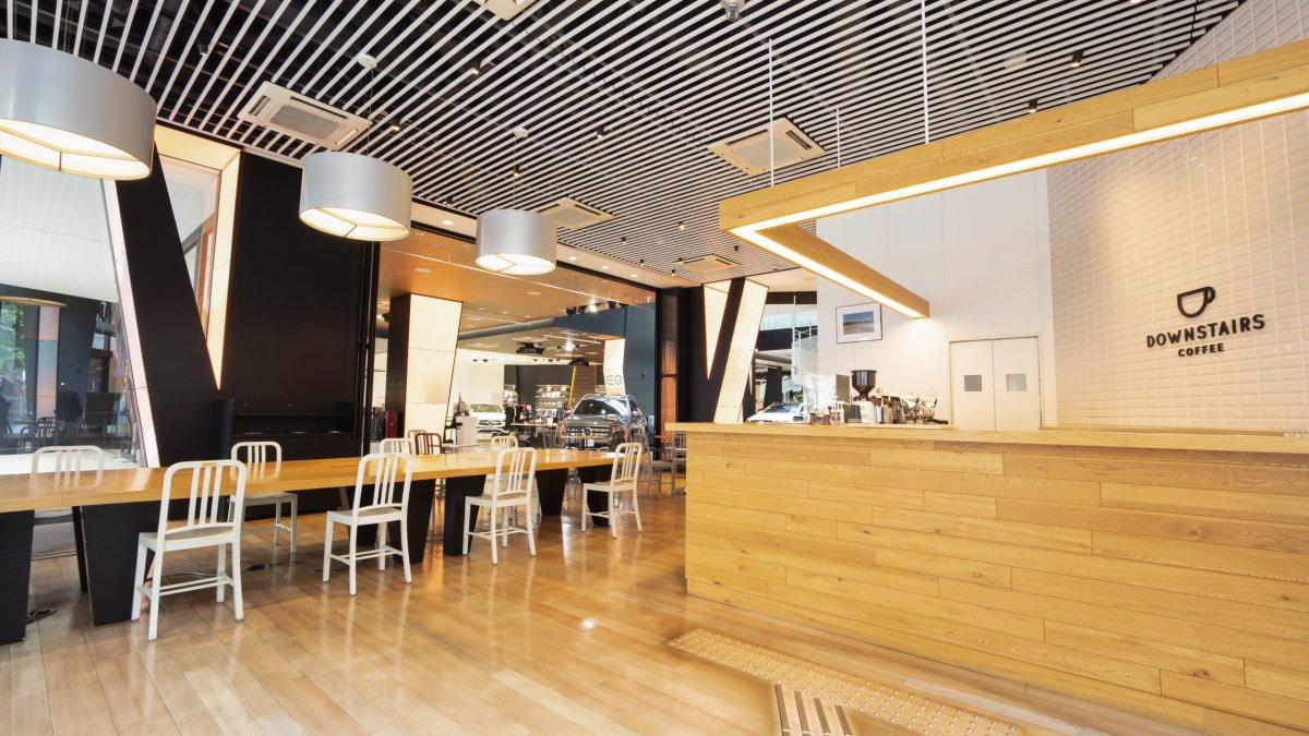 Downstairs Coffee, satu kafe terbaik di Tokyo Jepang yang punya fasilitas wifi terbaik.