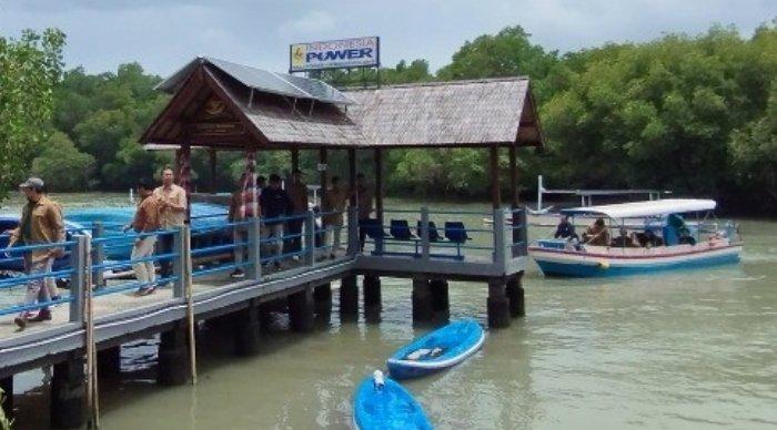 Ekowisata Mangrove Batu Lumbang, tempat wisata alam di Denpasar, Bali yang tawarkan wisata memancing dan bermain kano.