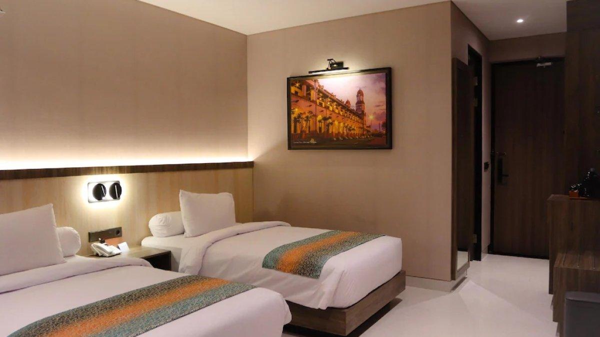 Eno Front One Hotel Semarang, satu hotel di Semarang