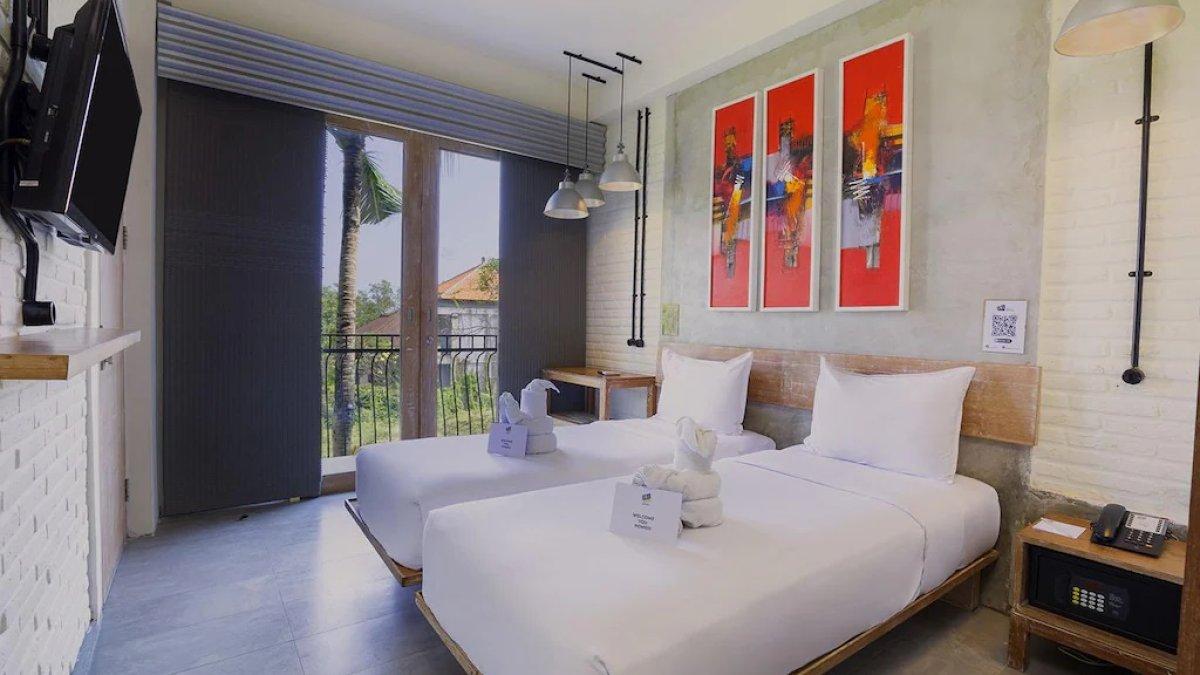 FRii Bali Echo Beach Hotel, satu hotel bintang 3 di Canggu Bali yang menawarkan fasilitas kolam renang.