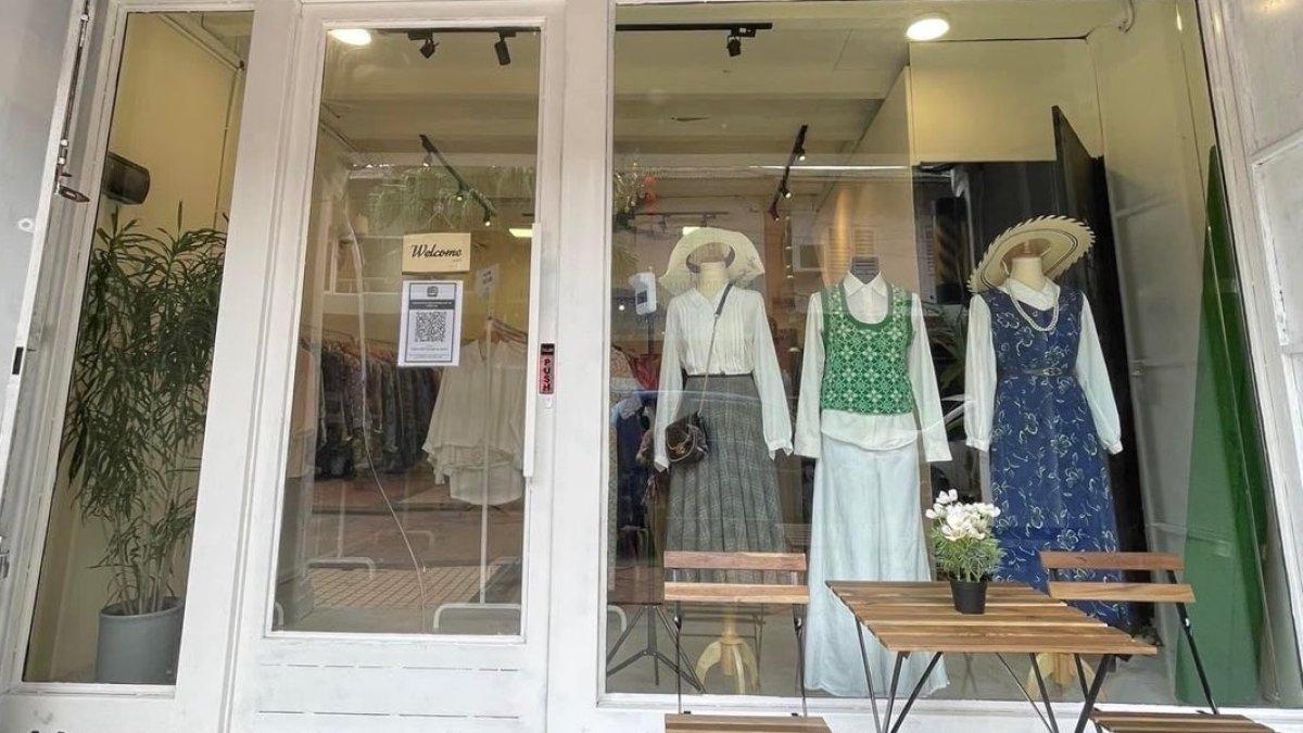 Fara First, satu toko thrift terbaik di Johor Bahru Malaysia.