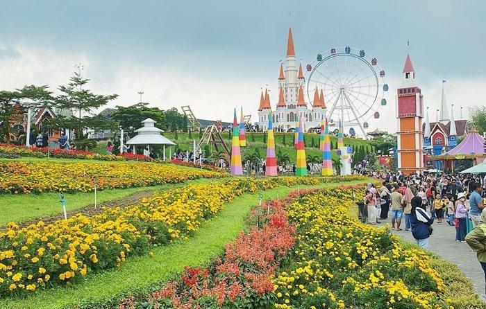 Florawisata Santerra, tempat wisata instagramable di Kabupaten Malang, Jawa Timur.