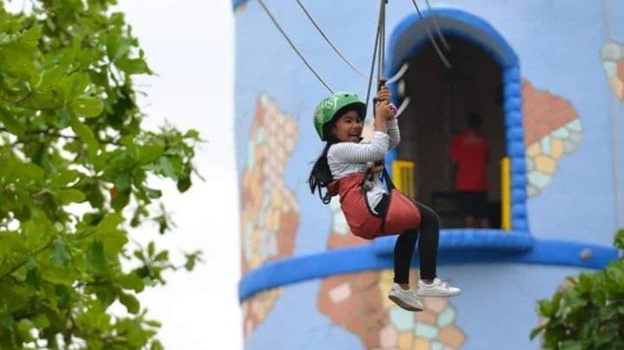 Flying fox Kids Fun.