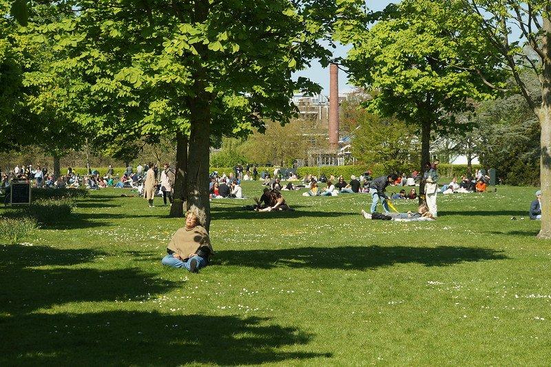 Frankendael, satu tempat wisata gratis di Amsterdam buat liburan yang hemat anggaran.