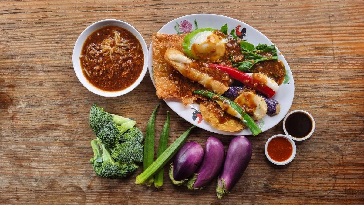 Fu Lin Original Young ToFu 福林酿豆腐, satu restoran terbaik di Bugis Junction Singapura buat makan malam enak dan mengenyangkan.