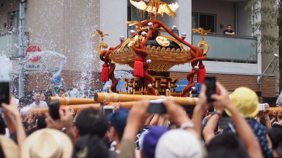 Fukagawa Hachiman Festival, satu festival musim panas terbaik di Tokyo Jepang 2024.
