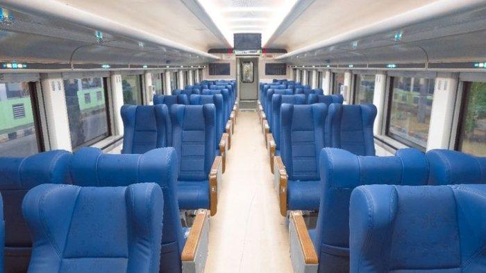 Gambar KA Taksaka Luxury rute Jakarta-Yogyakarta.