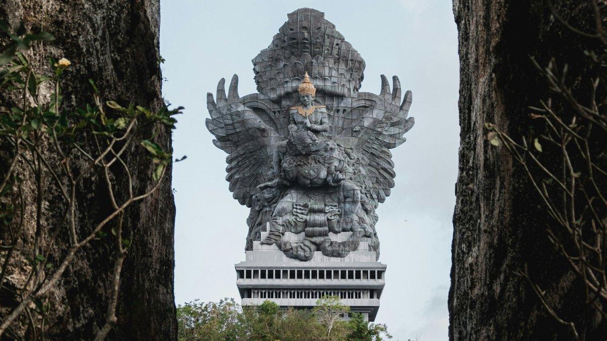 Garuda Wisnu Kencana (GWK), satu tempat wisata di Badung Bali