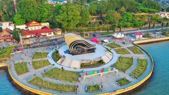 Mengenal ikon Gedung Gonggong di Selayang Pandang, Tanjungpinang yang indah dan menawan. Lakasinya berada di tepi laut.