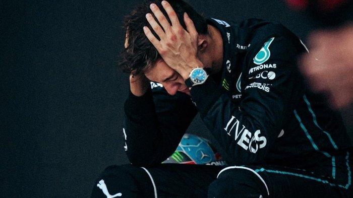 George Russell pembalap Formula 1 atau F1. Sejumlah pembalap F1 di Grand Prix Qatar mengalami kendala cuaca terlalu panas hingga menyebabkan muntah dalam helm dan ada yang hampir pingsan.