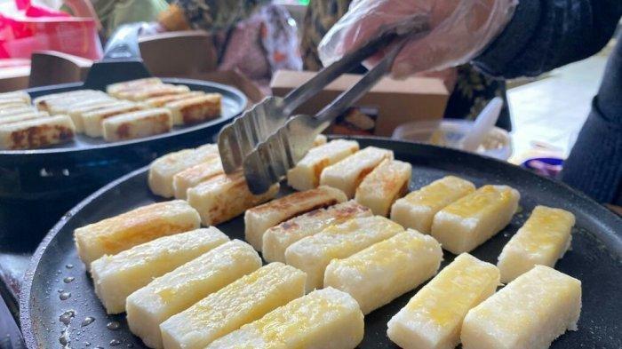 Foto tampilan kuliner getuk bakar milenial ala Gethuk Bakar Gutella yang dibuat oleh Imam Rudi Aji. Harga per box nya Rp 20 ribu dengan isi 15 potong getuk, Senin (31/1/2022).