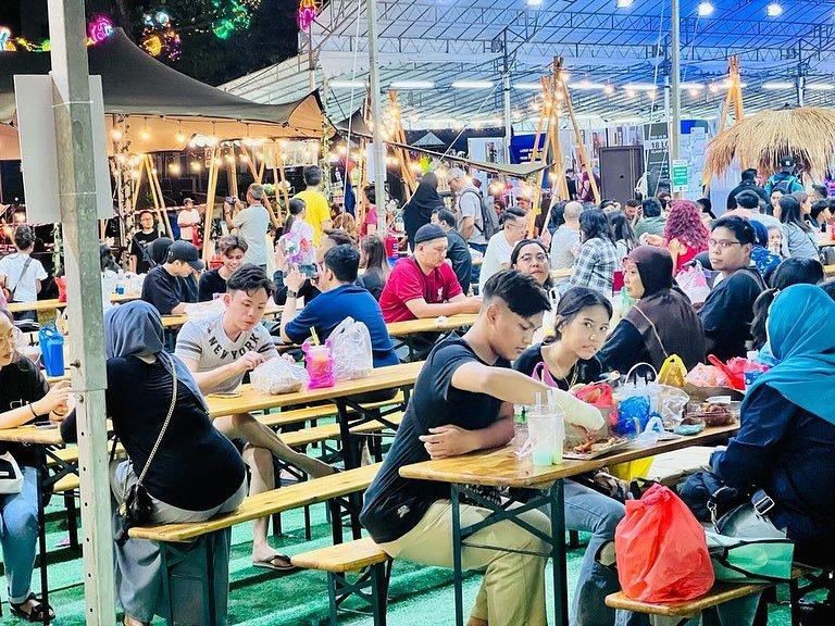 Geylang Serai Bazaar, satu bazaar Ramadan terbaik di Singapura buat berburu menu buka puasa.