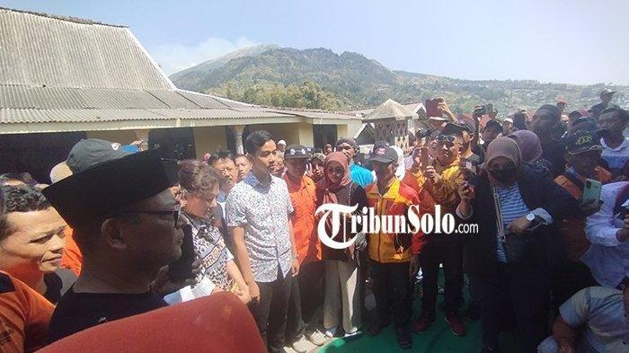 Cawapres Gibran Rakabuming Raka mendatangi Pendopo Turonggo Seto di Desa Samiran, Kecamatan Cepogo, Kabupaten Boyolali, Jawa Tengah, Sabtu (28/10/2023).