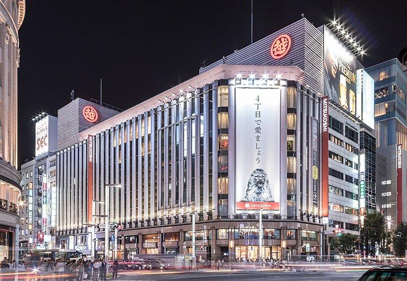 Ginza Mitsukoshi, satu beauty store di Tokyo Jepang buat belanja skincare dan makeup.